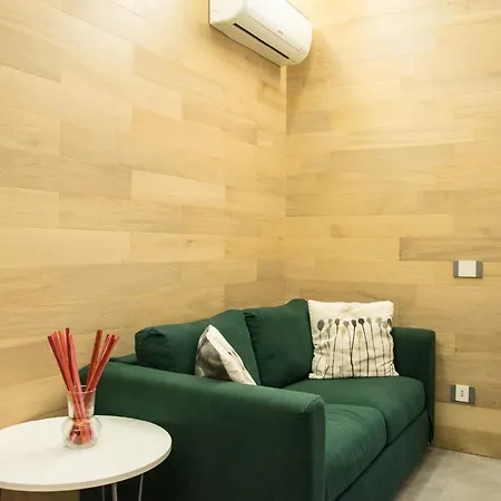 Guesthost - Largo Leopardi Modern Appartement *