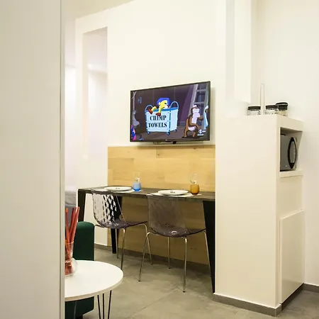 Guesthost - Largo Leopardi Modern