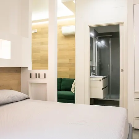 Guesthost - Largo Leopardi Modern * Rom