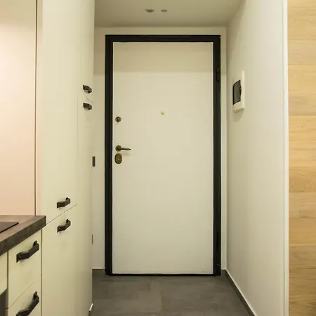 Guesthost - Largo Leopardi Modern Lägenhet