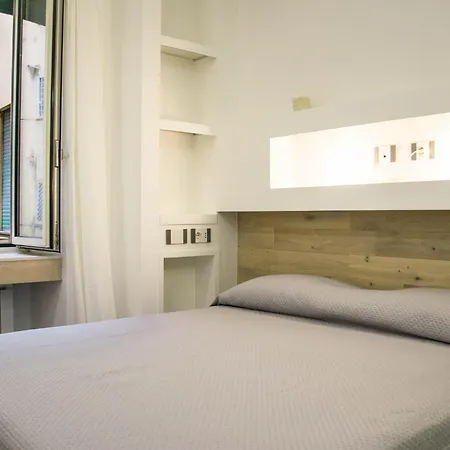 Lägenhet Guesthost - Largo Leopardi Modern